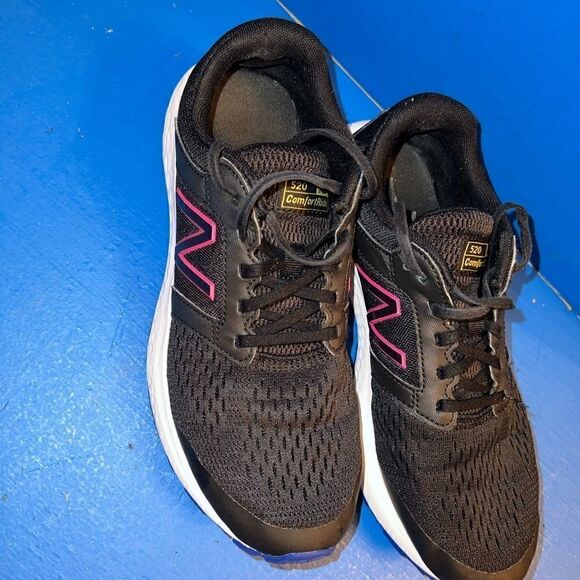 New Balance 520 Women’s Size 8.5 Comfort Ride Running Shoes. Black/Pink - Picture 3 of 5